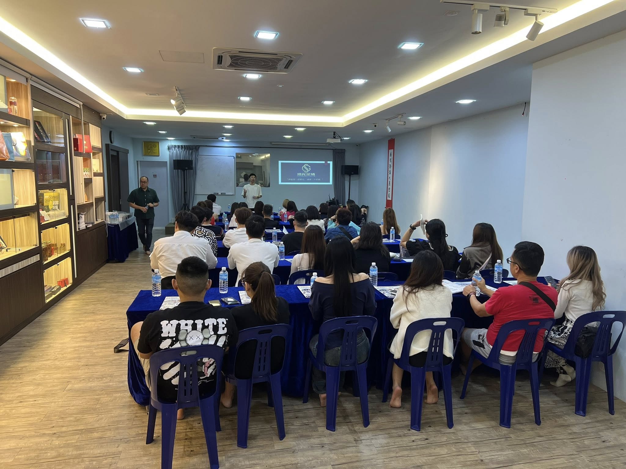 拾光星域马来西亚抖音官方授权