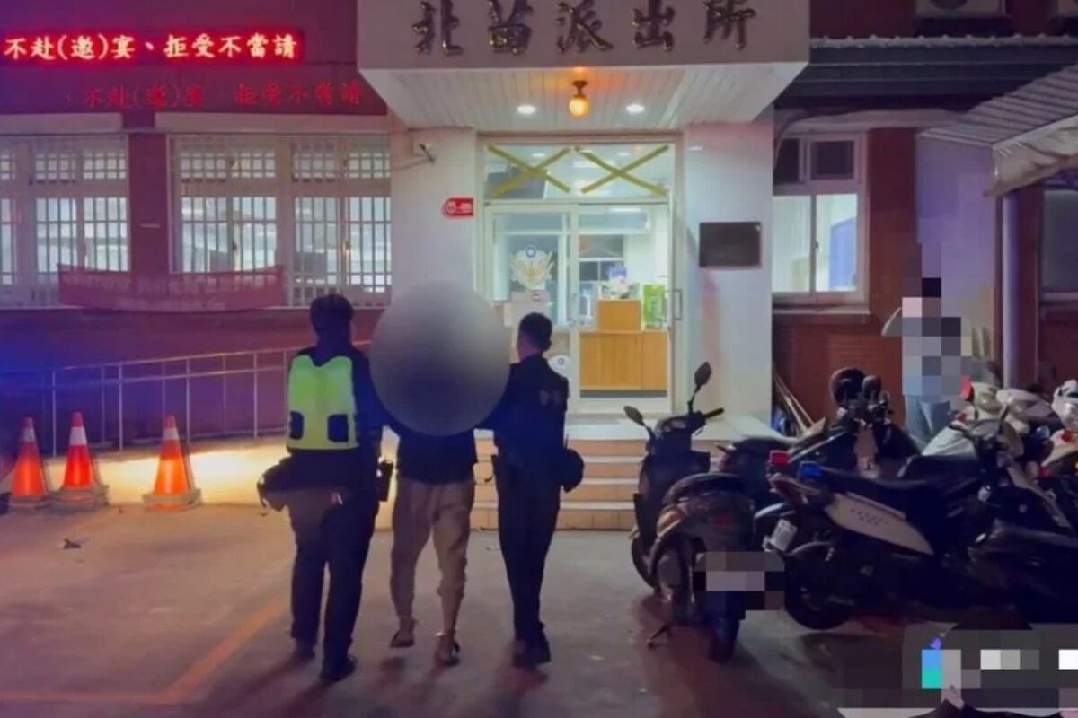 红灯前挥镰敲车，苗栗目击者全吓坏